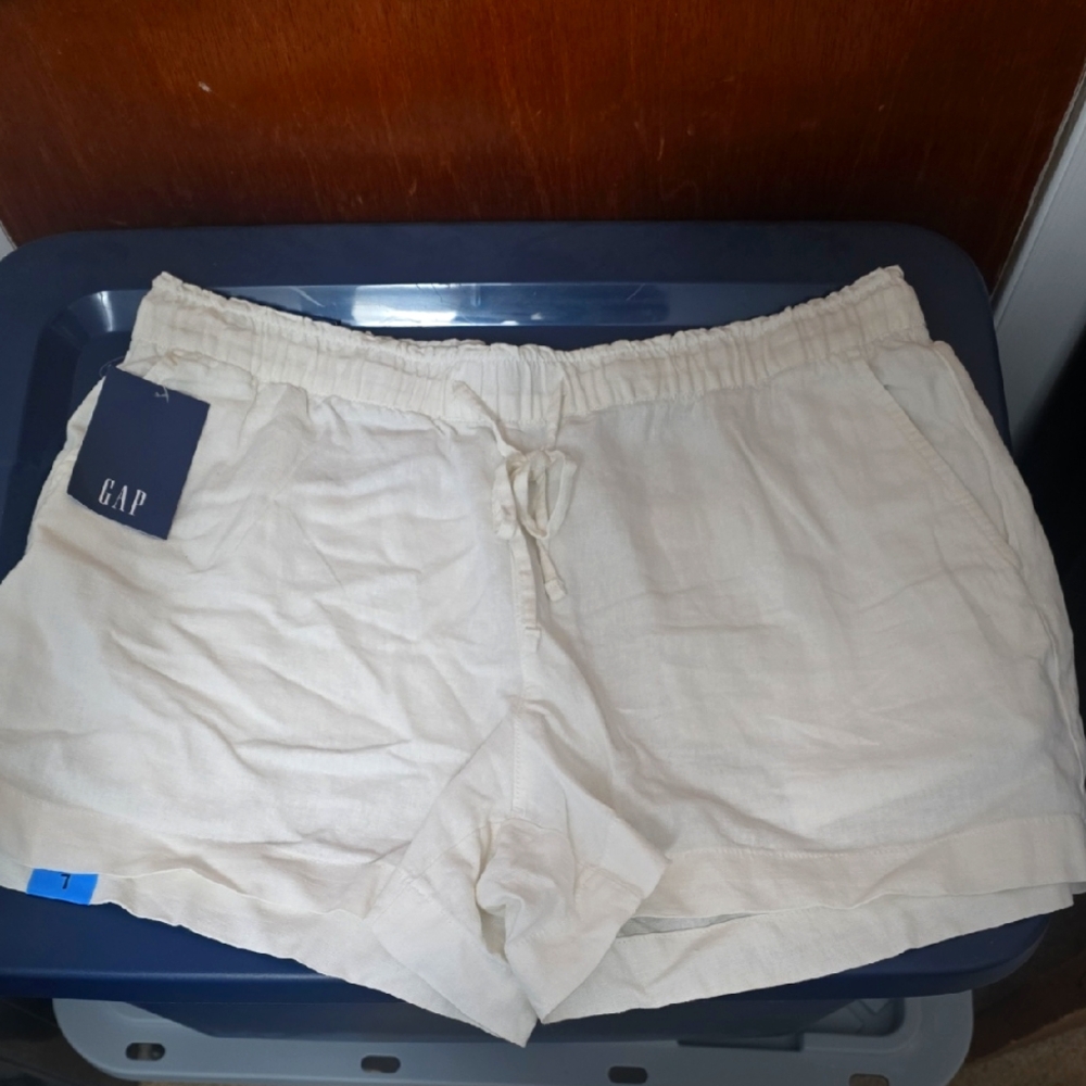 GAP Women's White Shorts